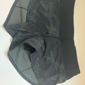 Lululemon Speed Up Shorts (2.5)